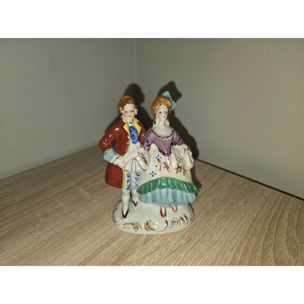 Vintage Occupied Japan Porcelain‎ Courting Couple Figurine Colonial Style Red